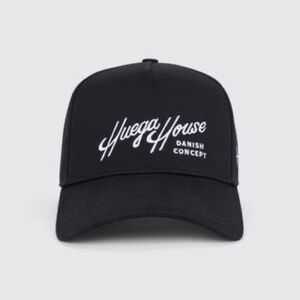 Huega House Retro Script Black Hat